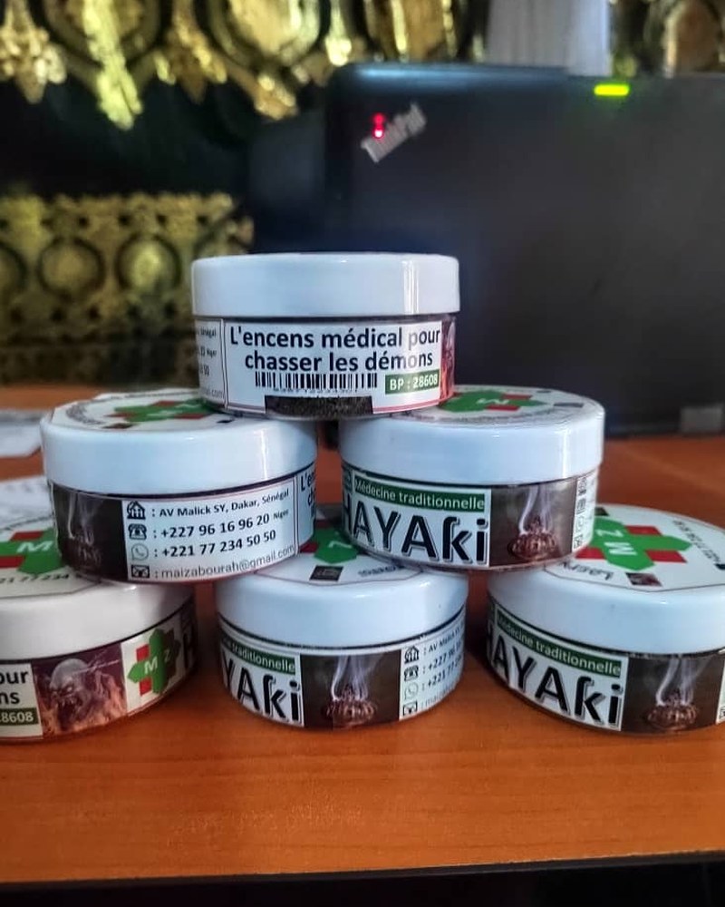 Pots HAYAKI présentés au centre MAIZAMANI